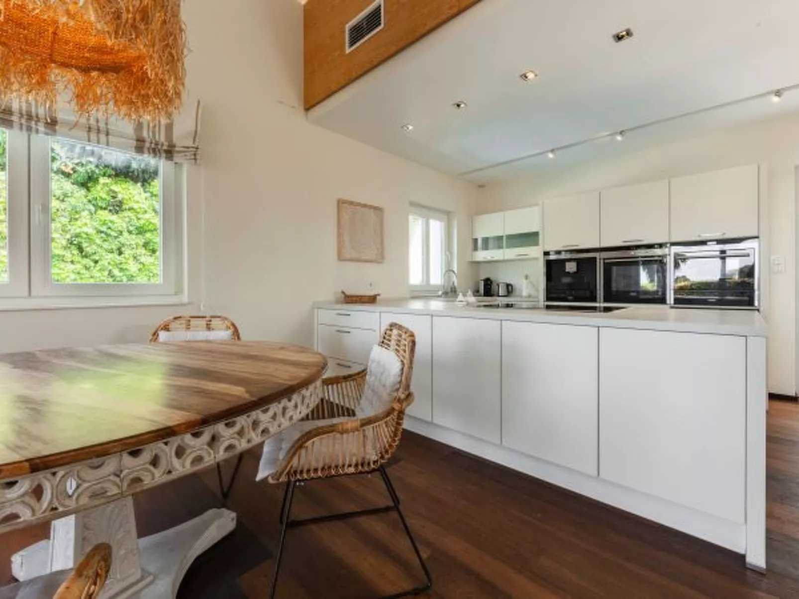 Villa Madrugada, beachside villa in Costabella - Image-tags.info