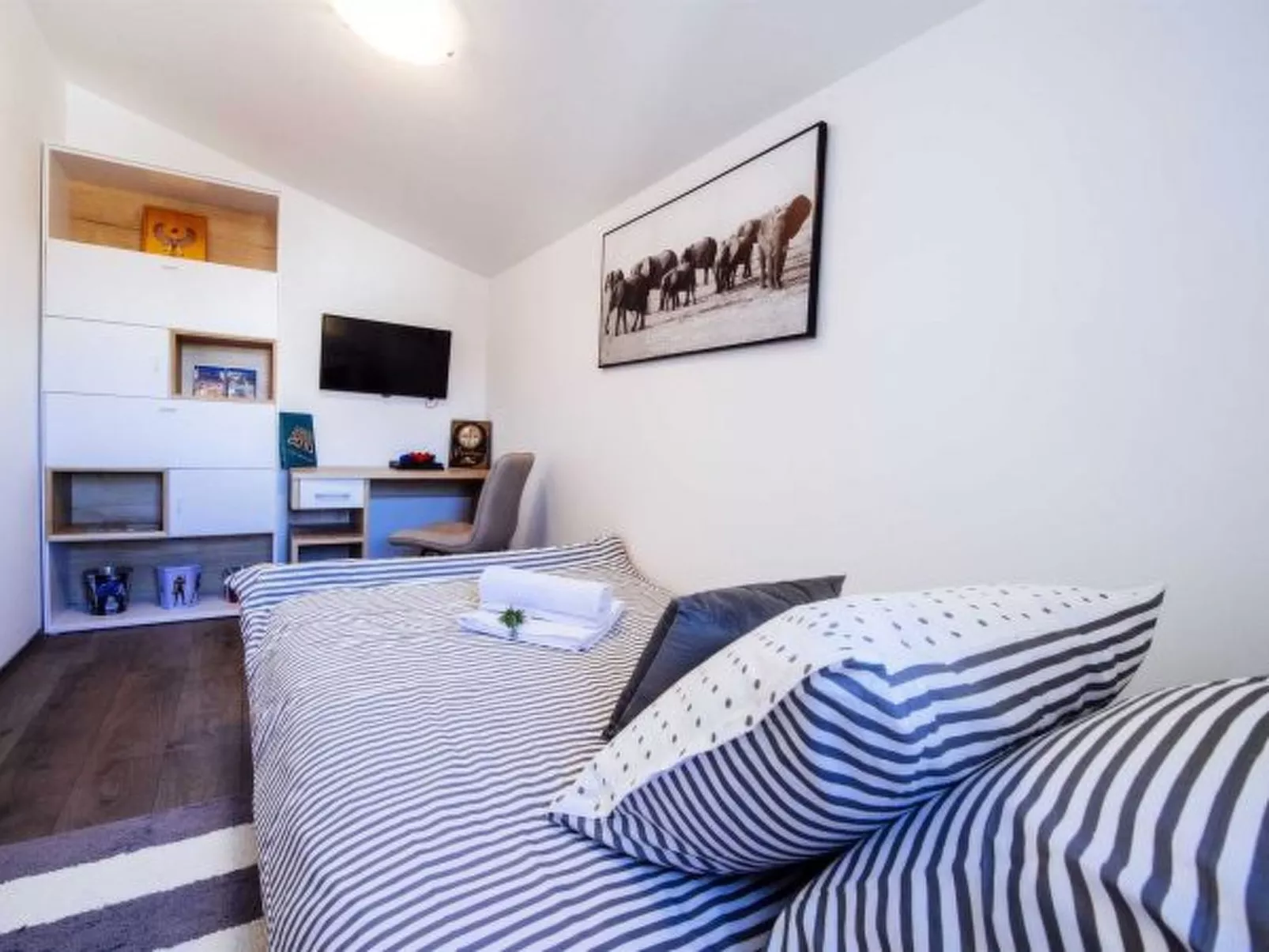 Villa Enna with heated pool - Image-tags.info