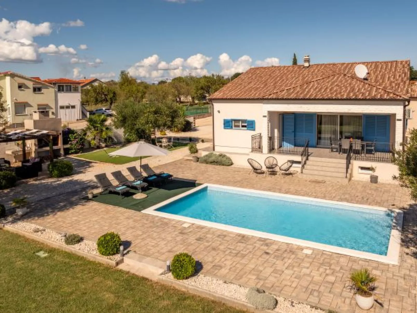 Casa Kamber with pool - Image-tags.info