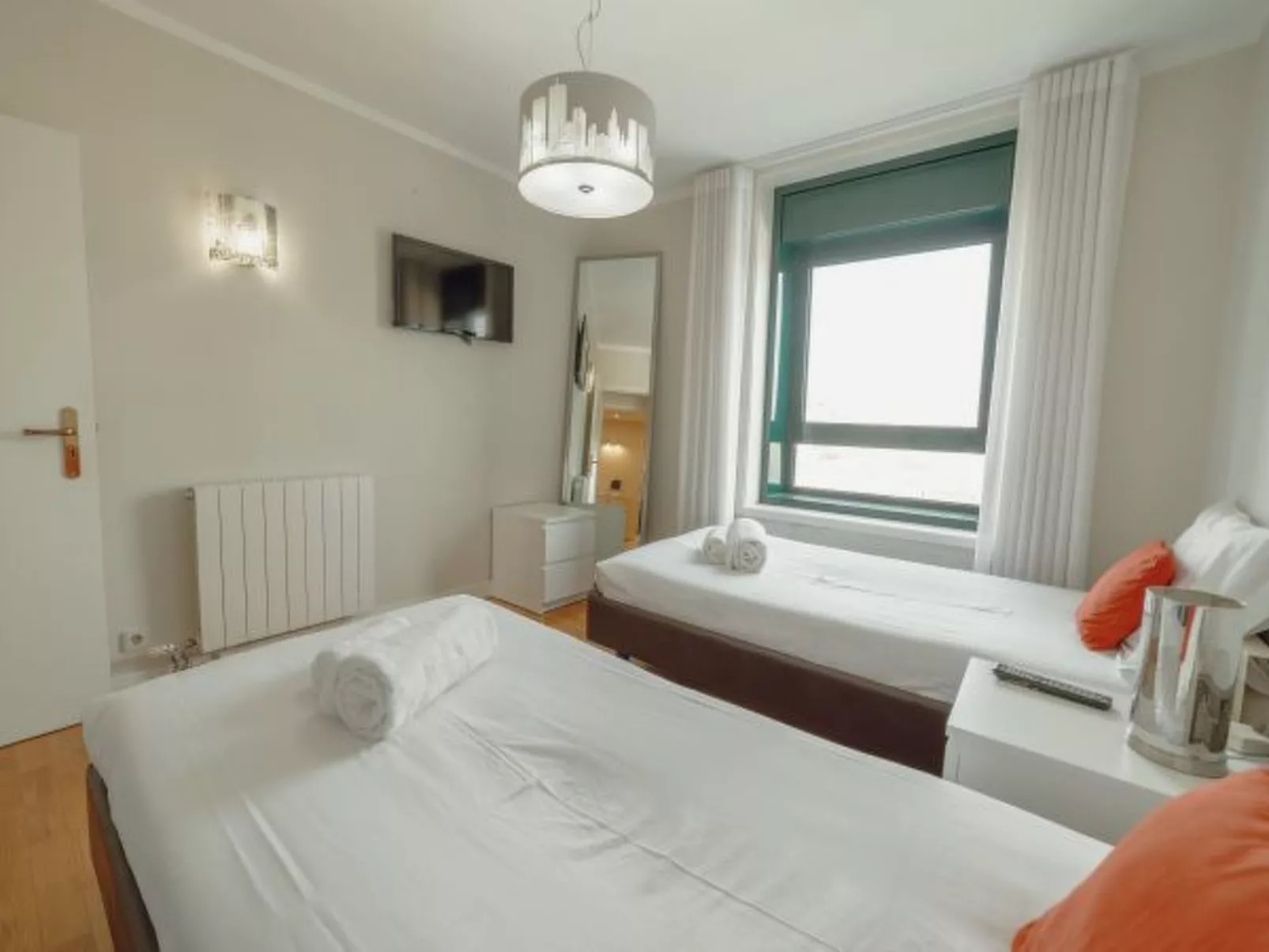 DOWNTOWN GRAND TOWER VIEW by VACATIONY - Inside