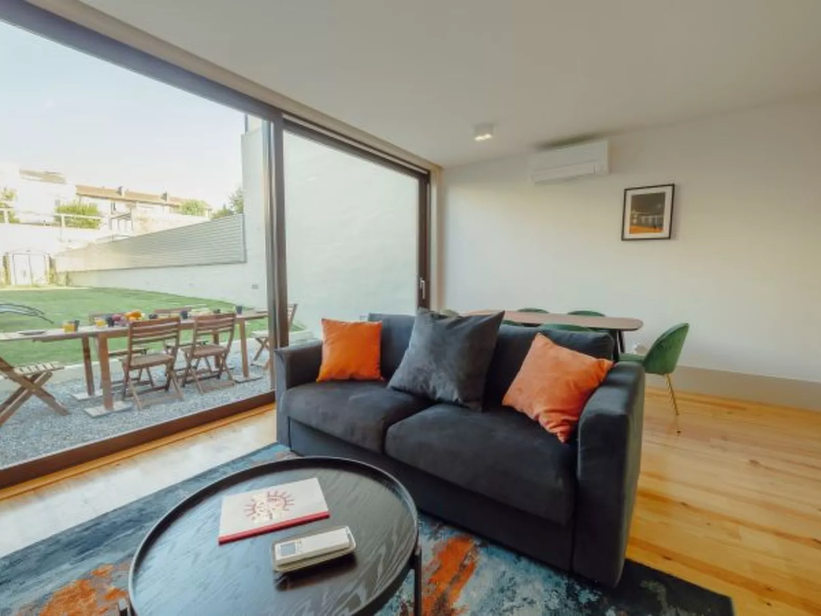 LEGACY OPORTO PREMIUM APARTMENT B by VACATIONY - Inside