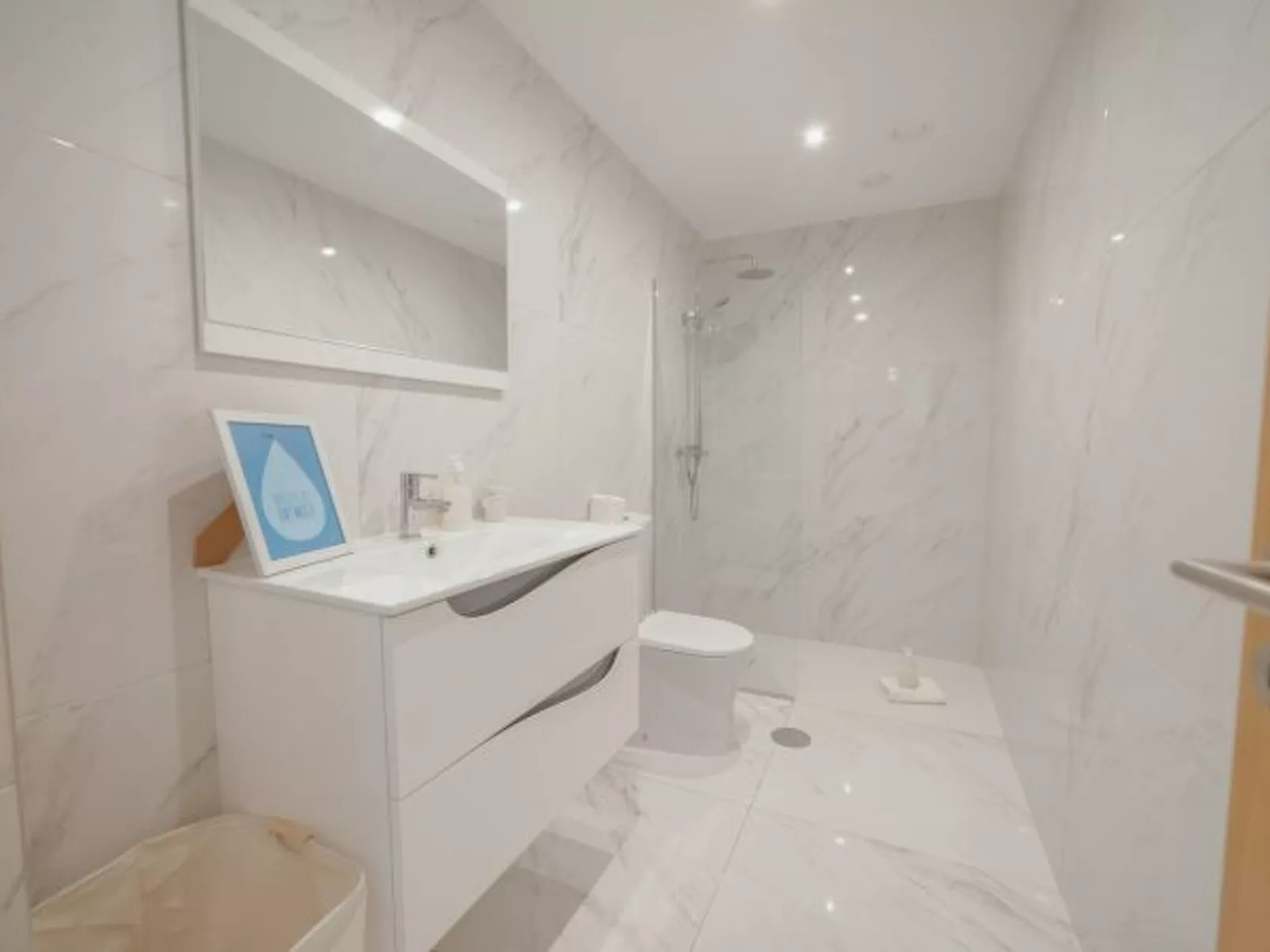 POOL & CINEMA VILLA by VACATIONY - Inside