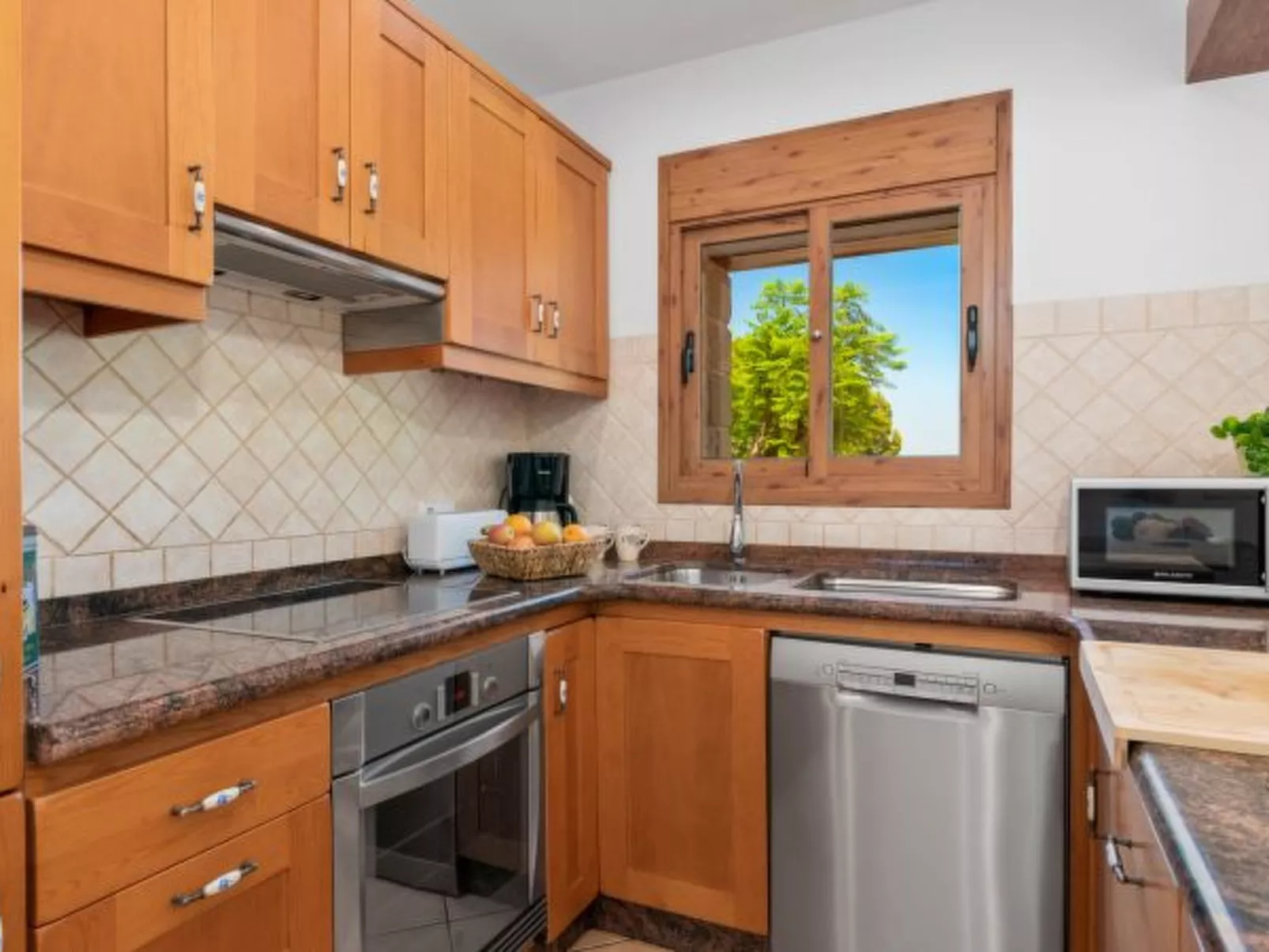 Villa Joan - PlusHolidays - Image-tags.info