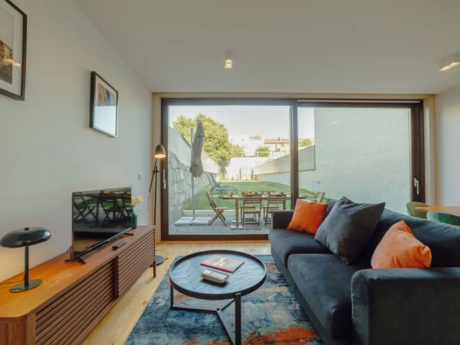 LEGACY OPORTO PREMIUM APARTMENT B by VACATIONY - Inside