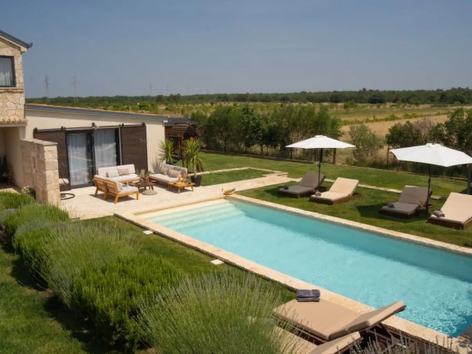 Villa Royal with heated pool - Image-tags.info