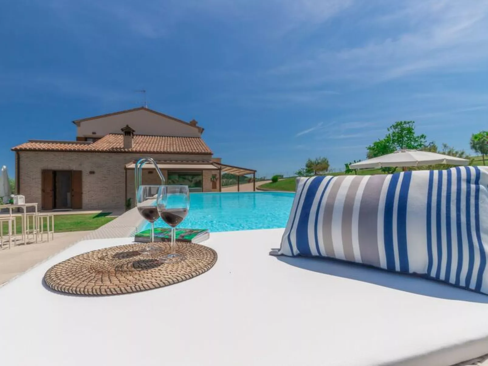 Villa Clair - Draußen