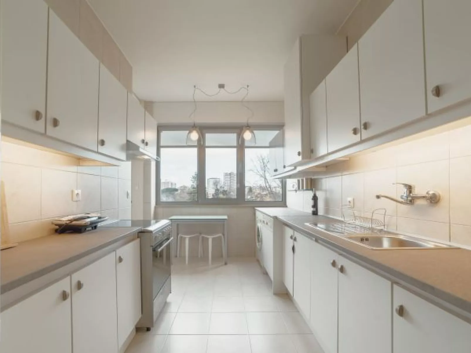 GRAND BOTANIC GARDEN APARTMENT by VACATIONY - Inside