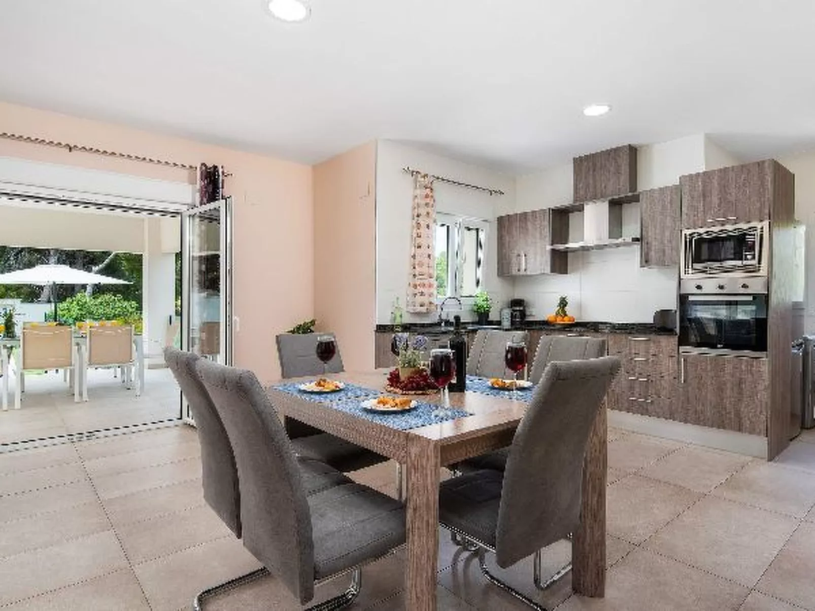 Villa Kobe - PlusHolidays - Image-tags.info