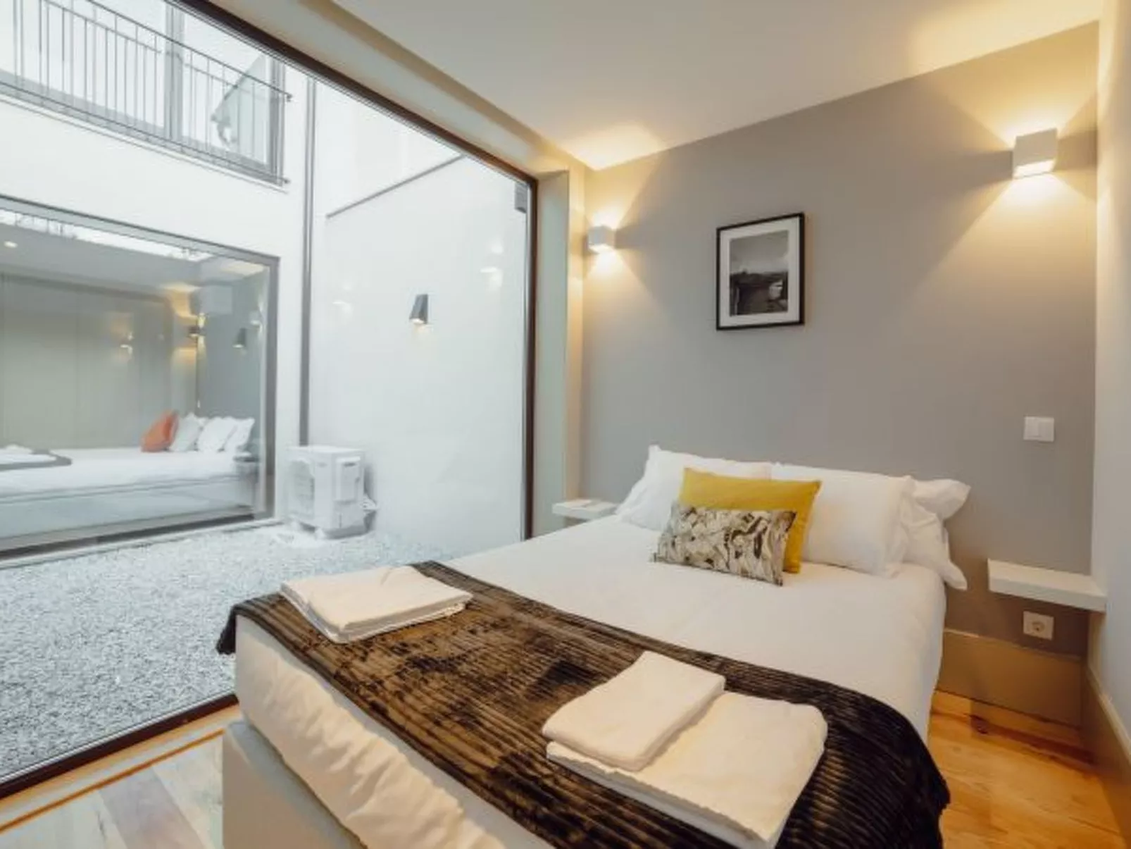 LEGACY OPORTO PREMIUM APARTMENT B by VACATIONY - Inside
