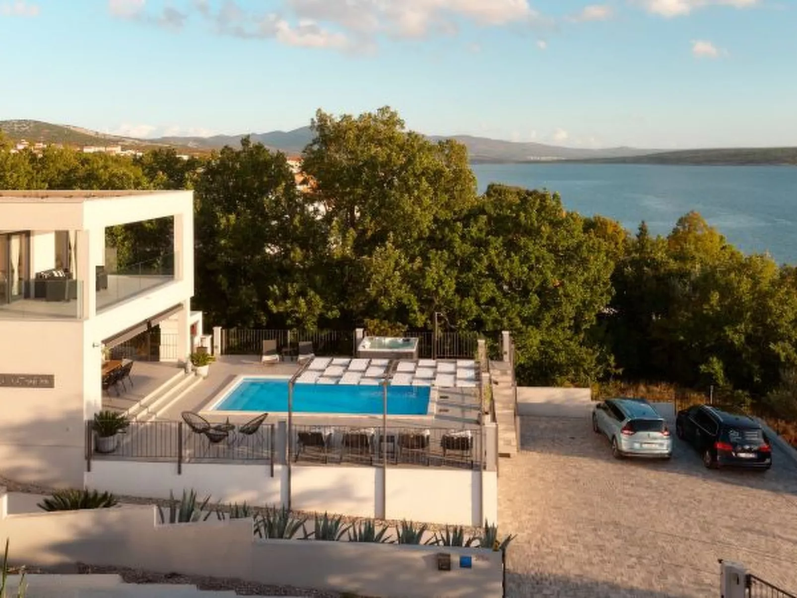 Beautiful Villa Katharina with pool - Draußen