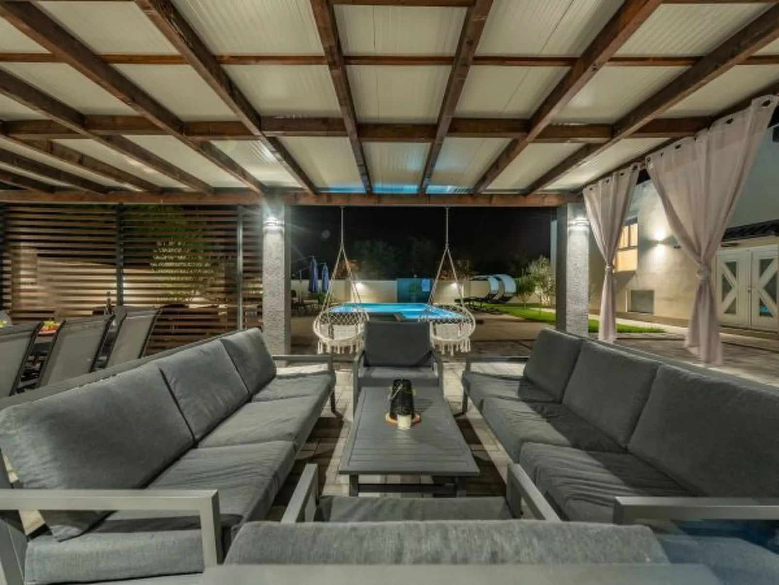 Villa Miranda with pool - Image-tags.info