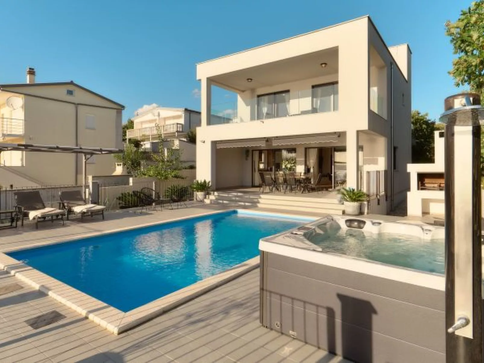 Beautiful Villa Katharina with pool - Draußen