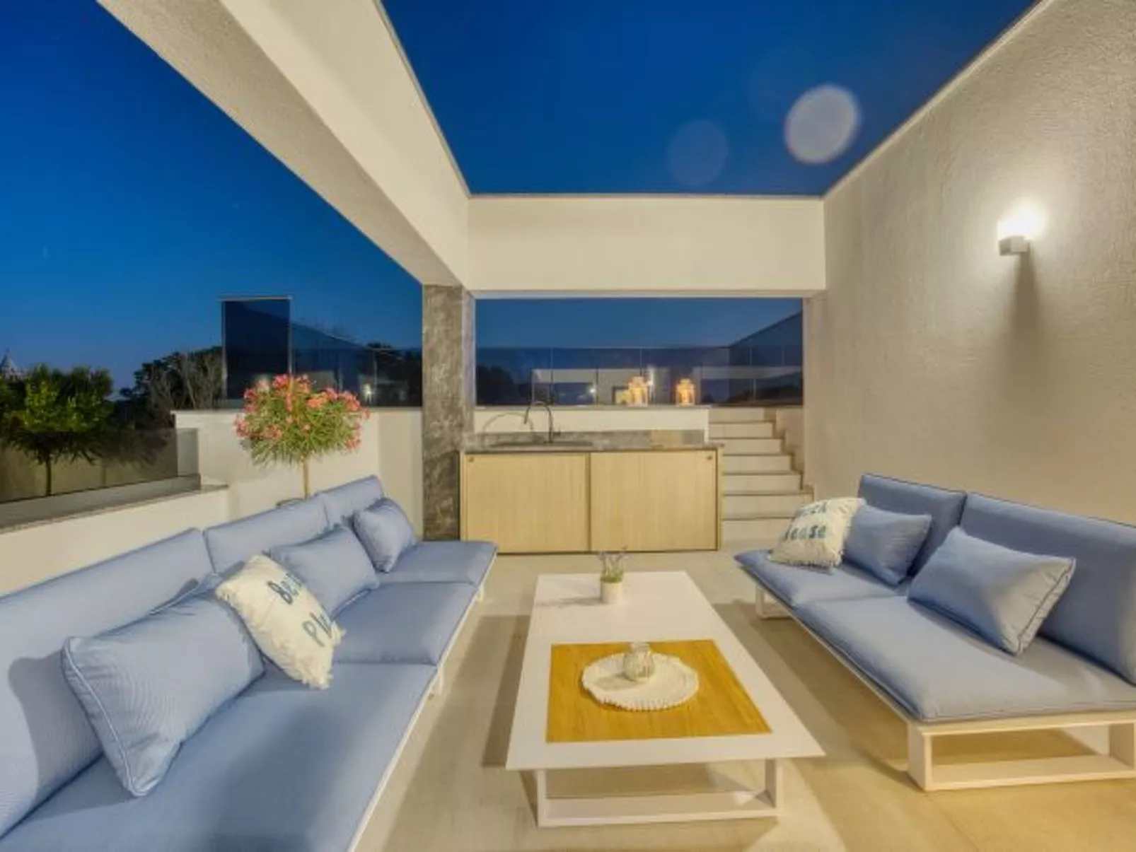 Villa Elena with two pools and spa - Image-tags.info