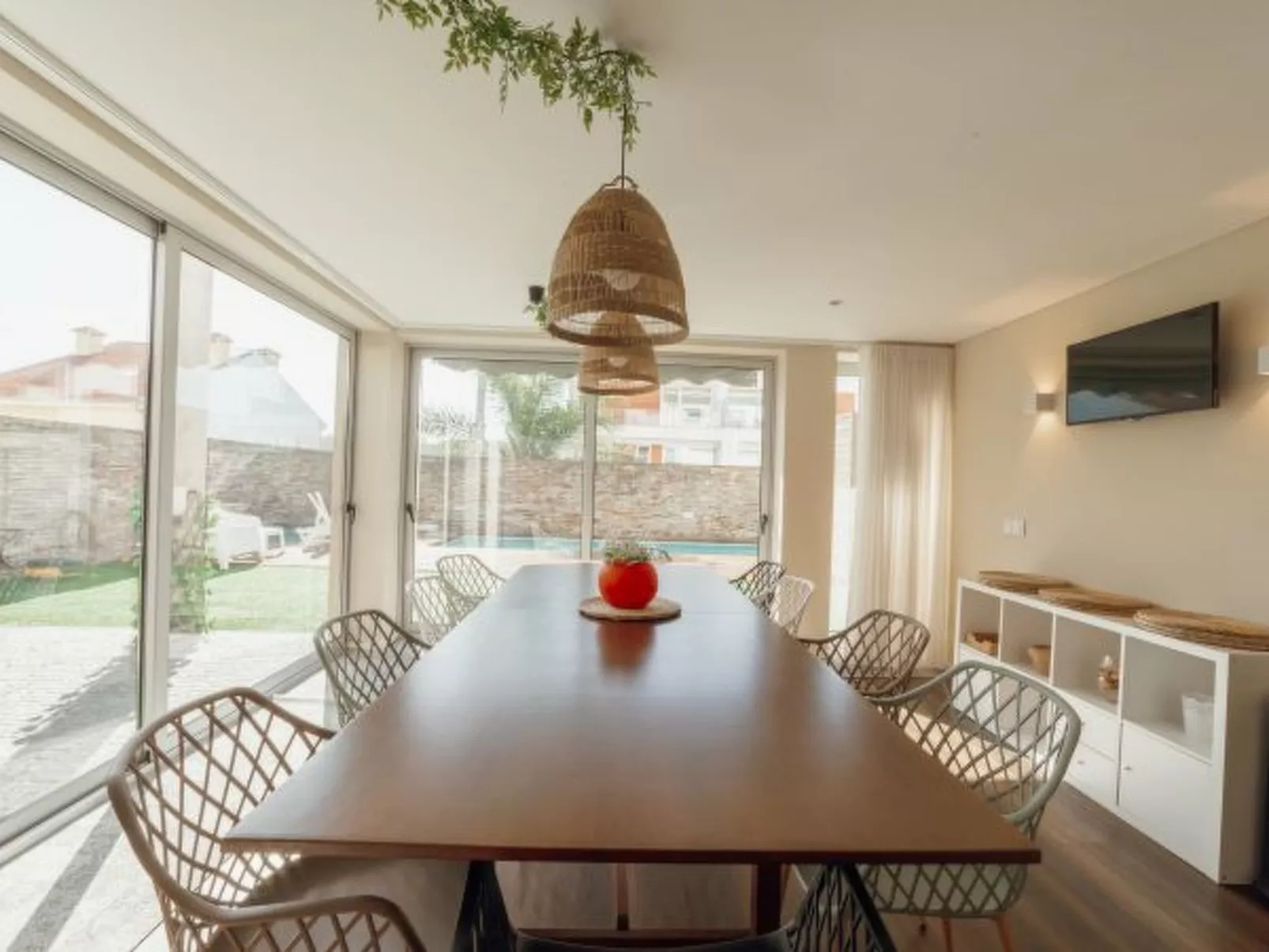 POOL & CINEMA VILLA by VACATIONY - Inside