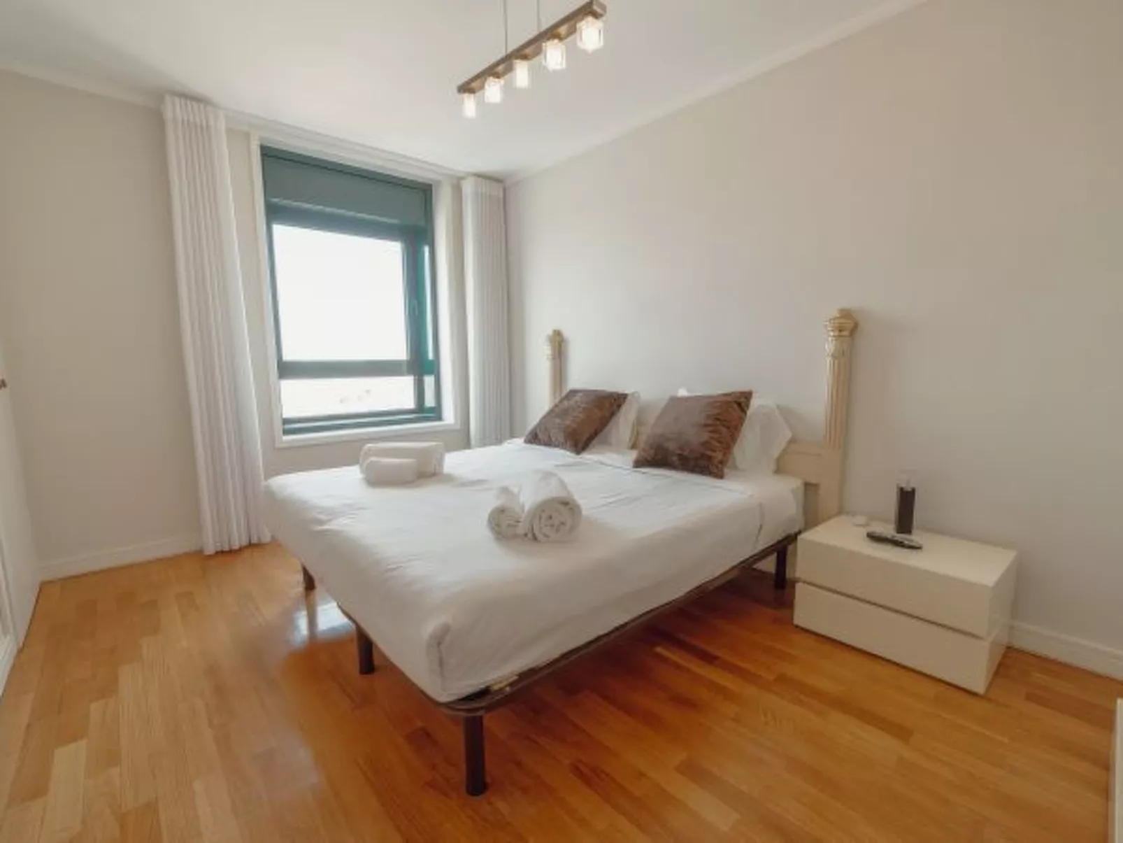 DOWNTOWN GRAND TOWER VIEW by VACATIONY - Inside