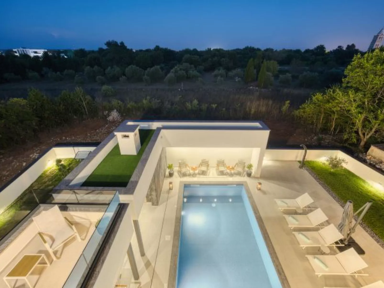 Villa Elena with two pools and spa - Image-tags.info