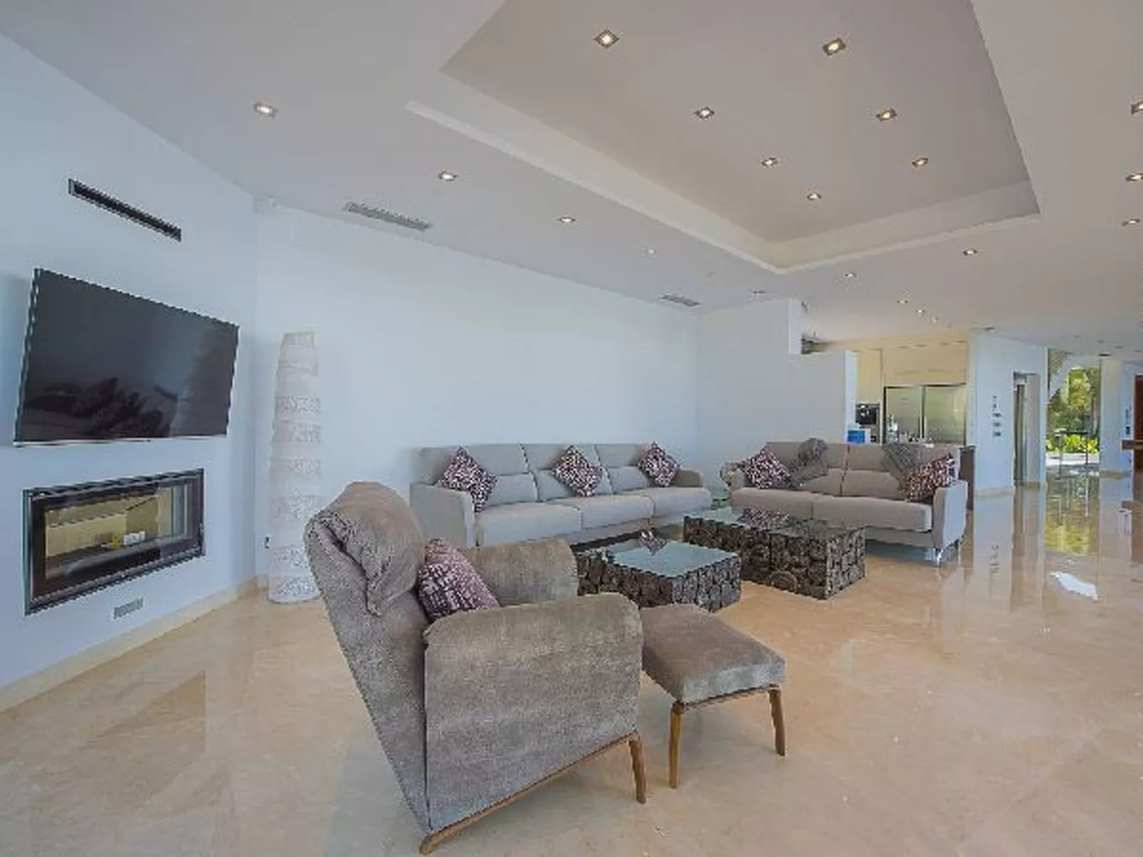 Villa Campomanes - PlusHolidays - Image-tags.info