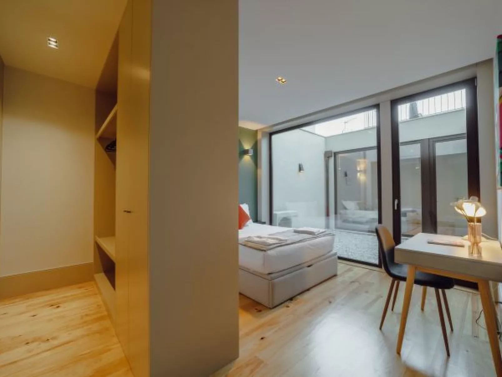 LEGACY OPORTO PREMIUM APARTMENT B by VACATIONY - Inside