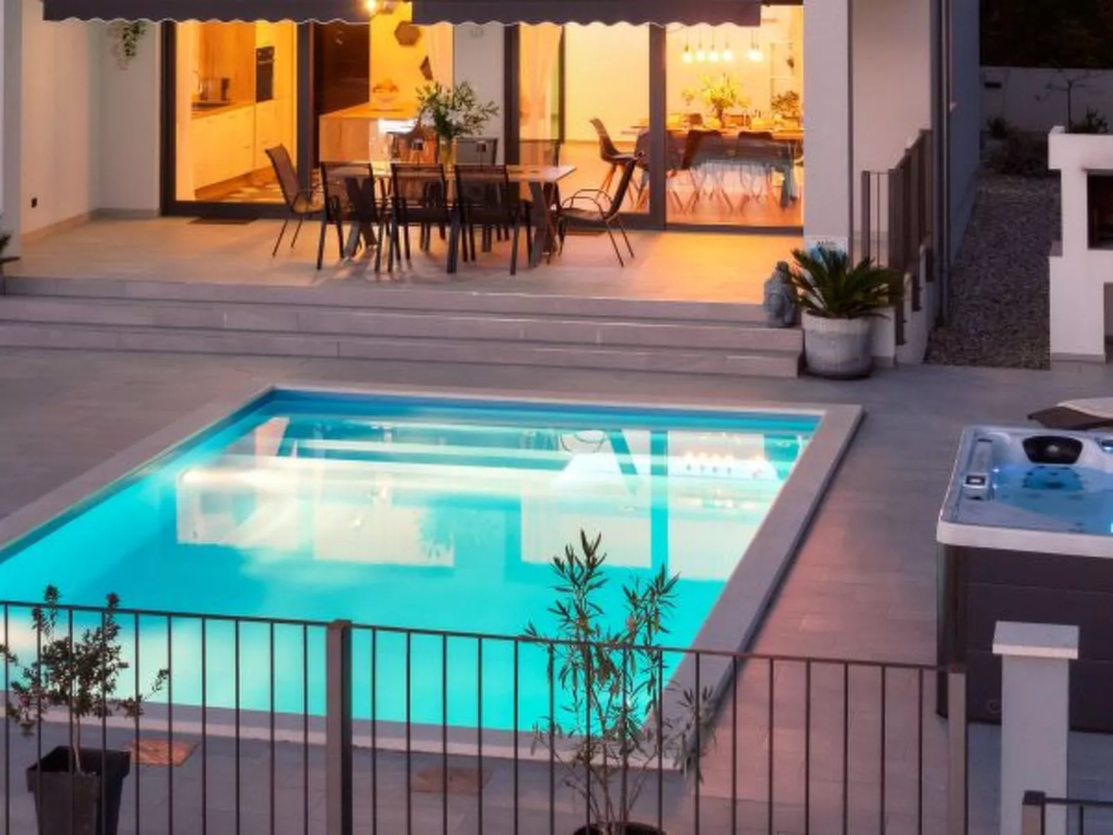 Beautiful Villa Katharina with pool - Draußen