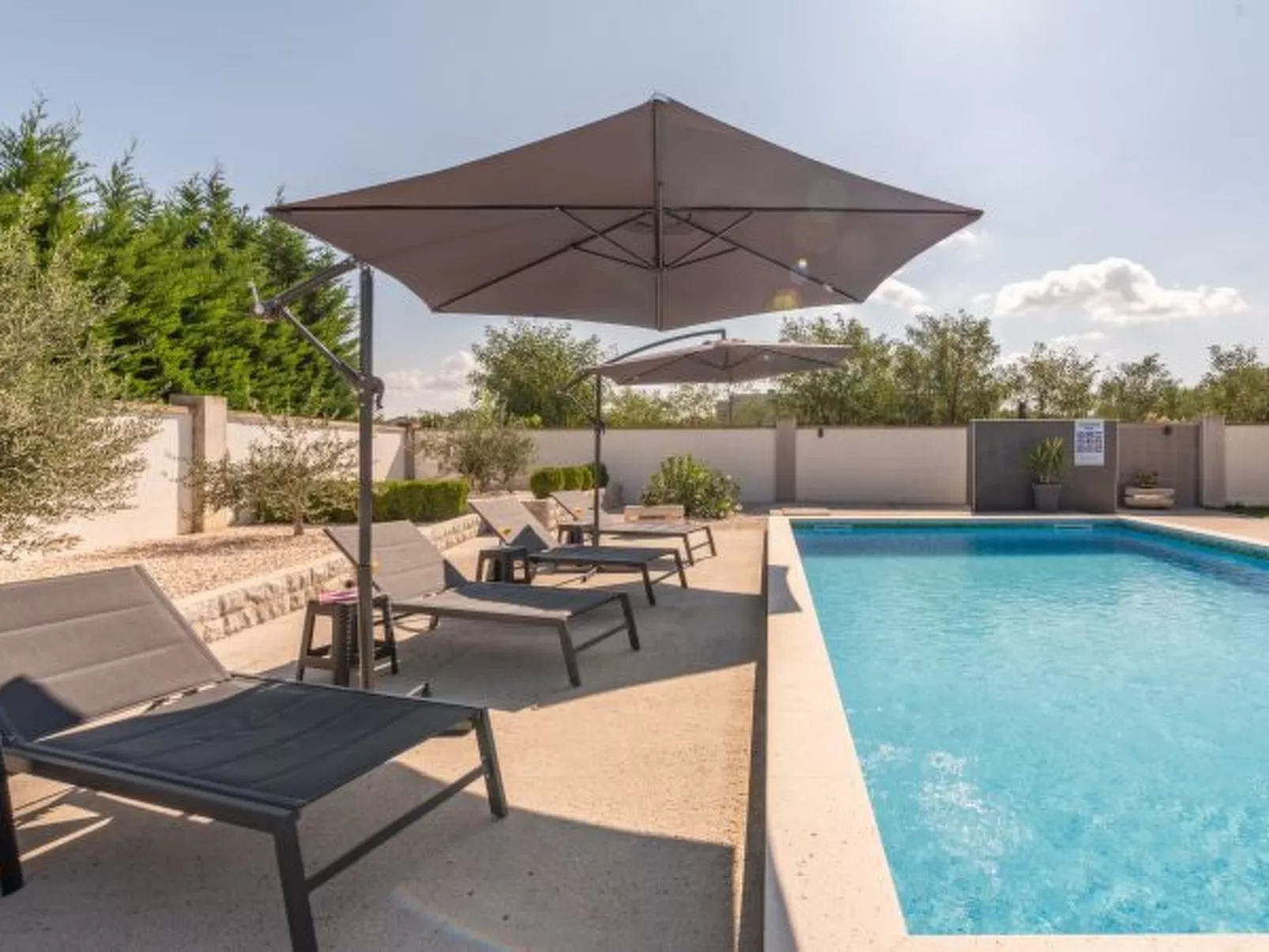 Villa Miranda with pool - Image-tags.info