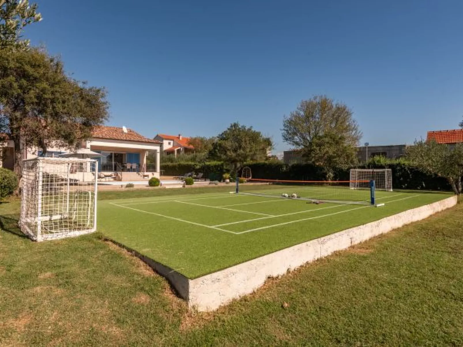 Casa Kamber with pool - Image-tags.info