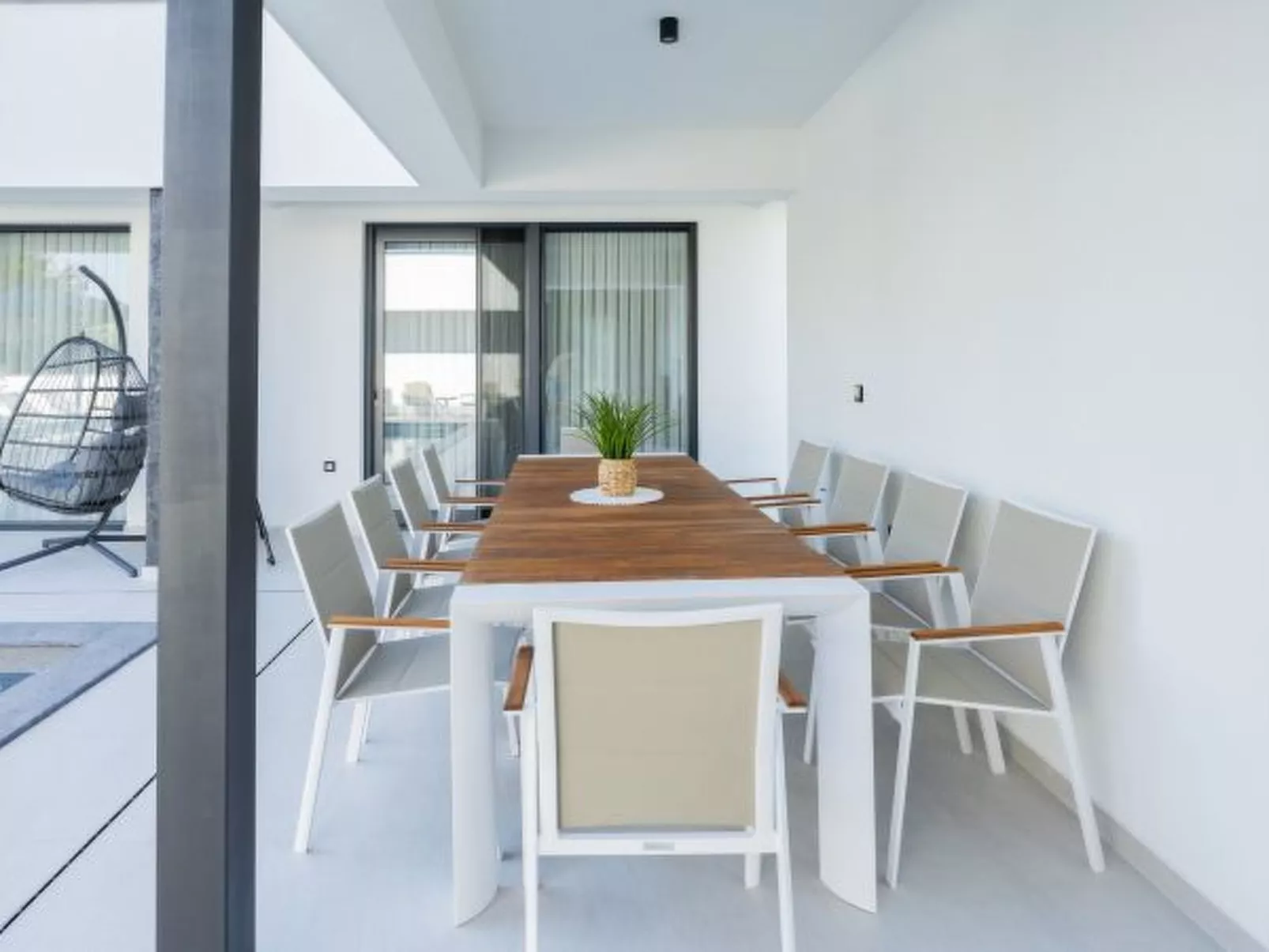 Villa Elena with two pools and spa - Image-tags.info