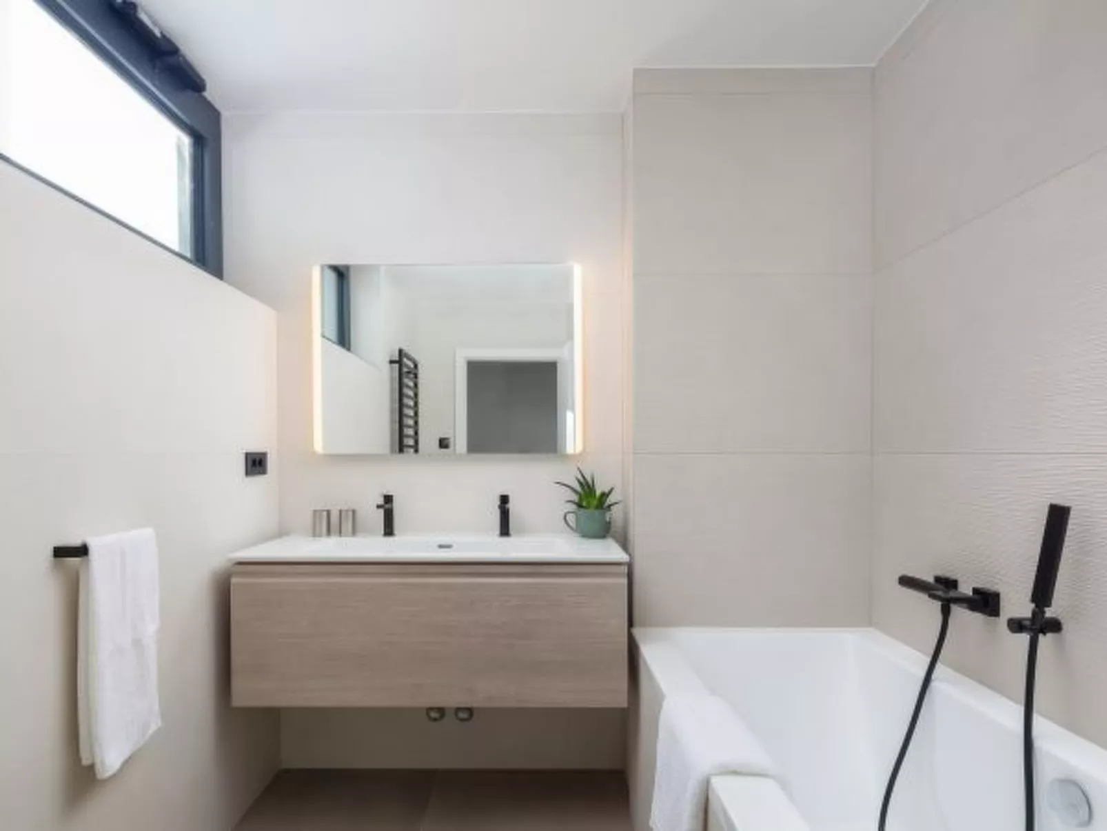 Villa Acacia with heated pool - Image-tags.info