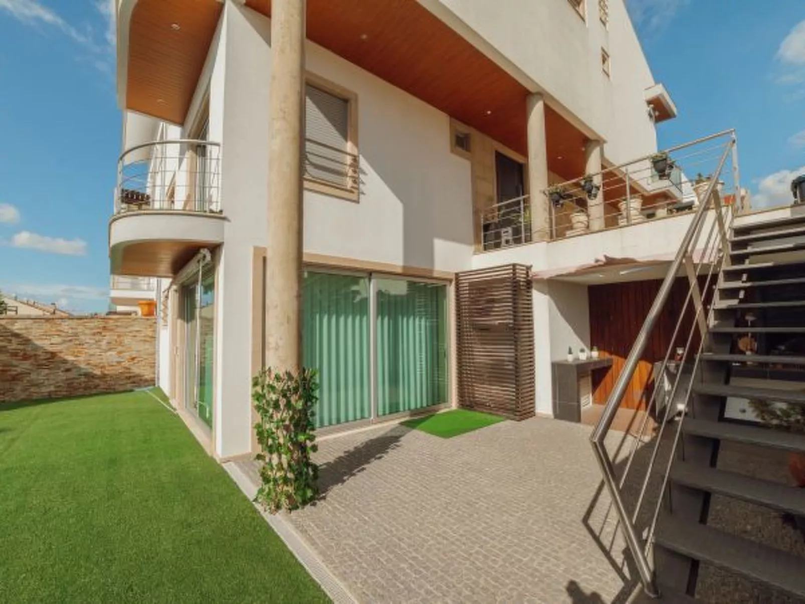 POOL & CINEMA VILLA by VACATIONY - Outside