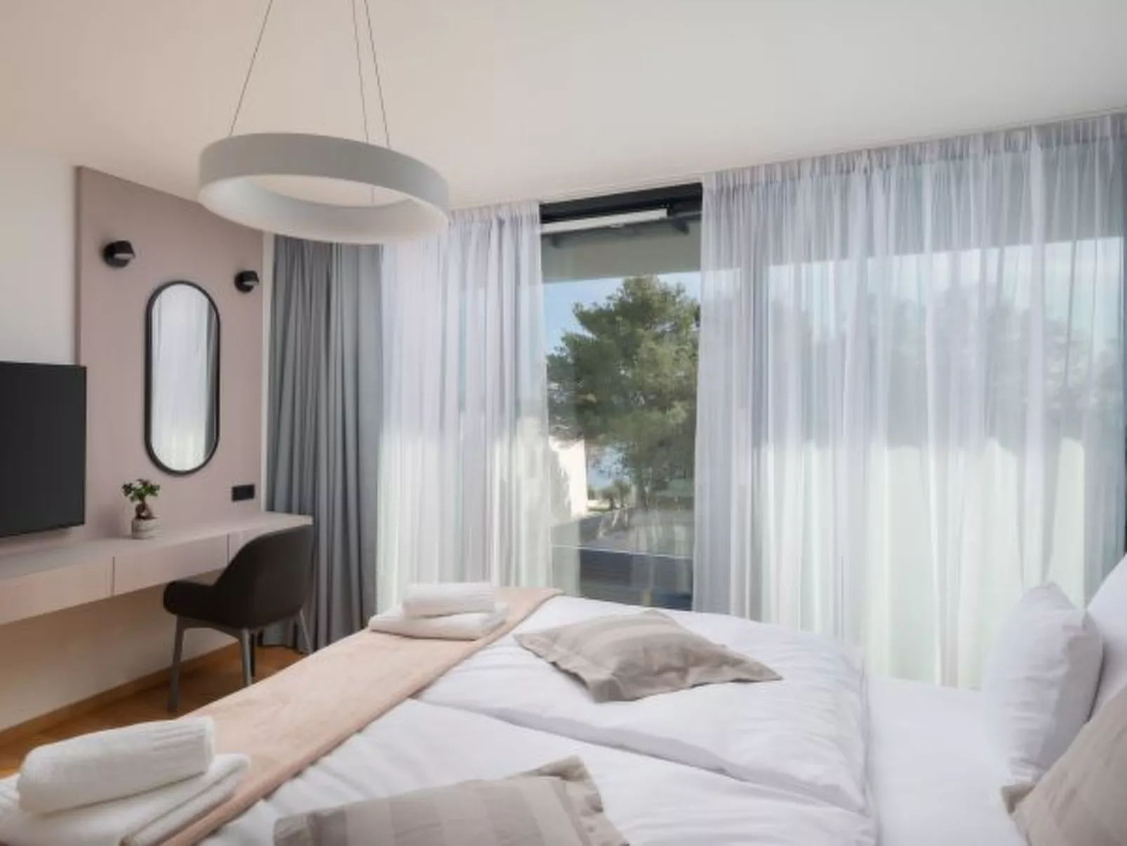 Villa Acacia with heated pool - Image-tags.info