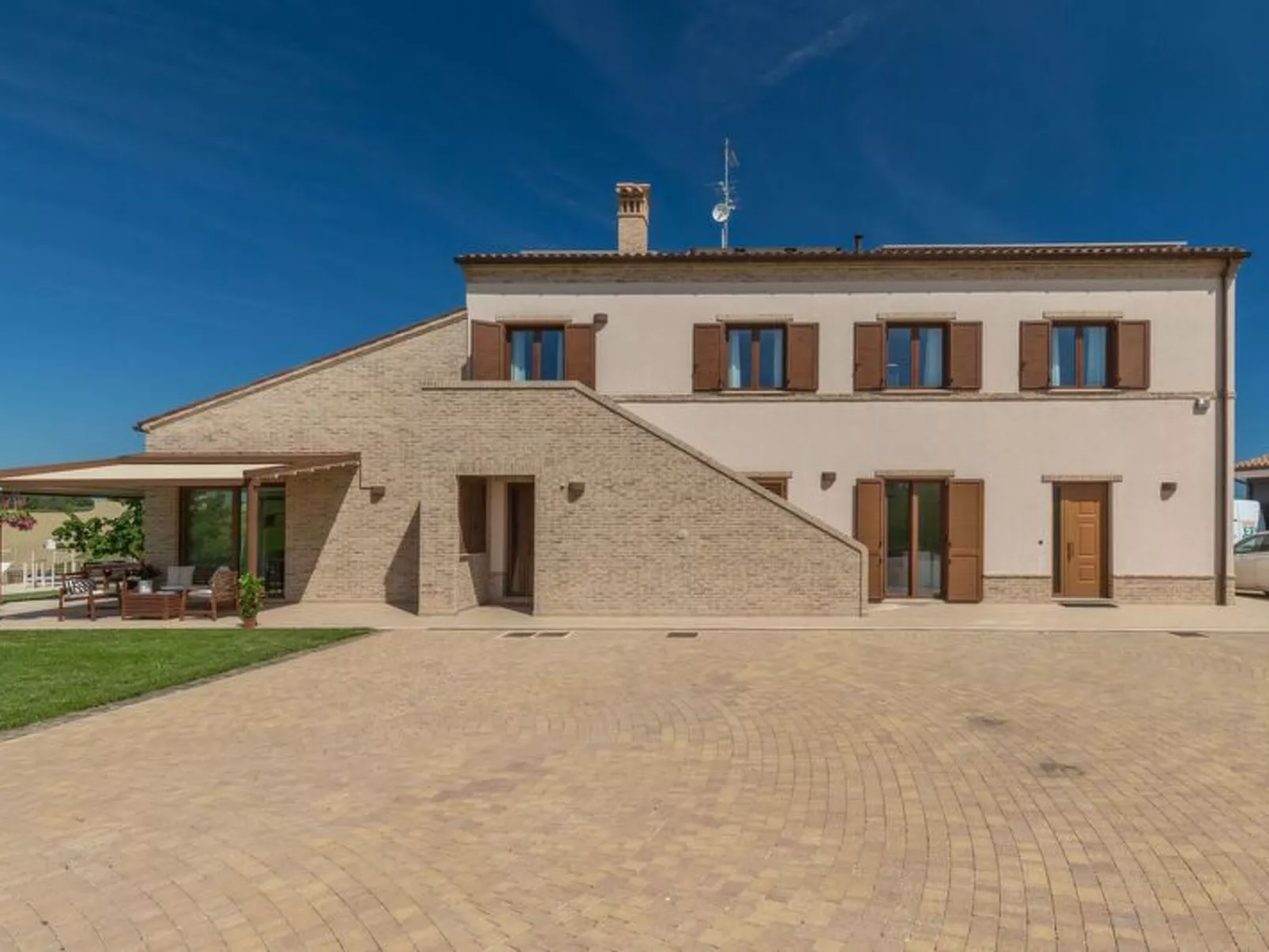 Villa Clair - Draußen