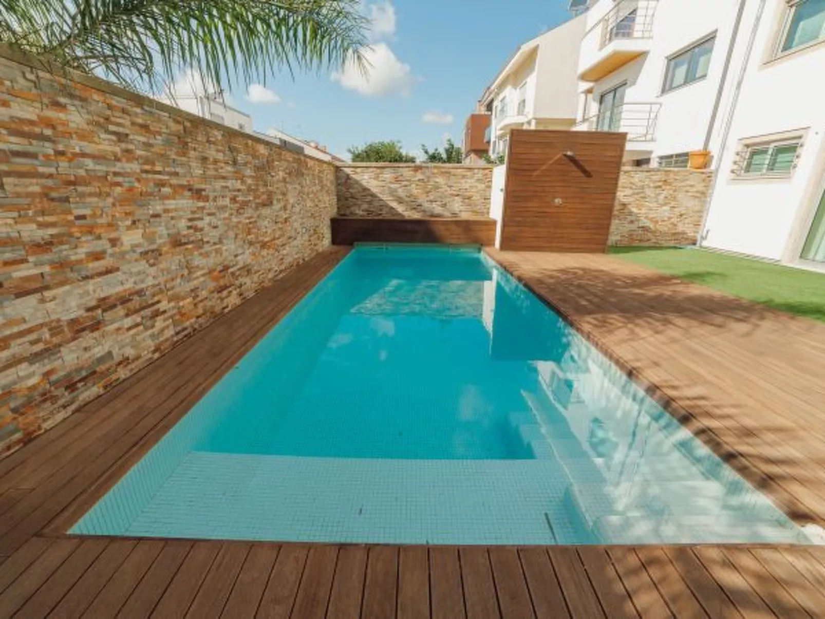 POOL & CINEMA VILLA by VACATIONY - Outside