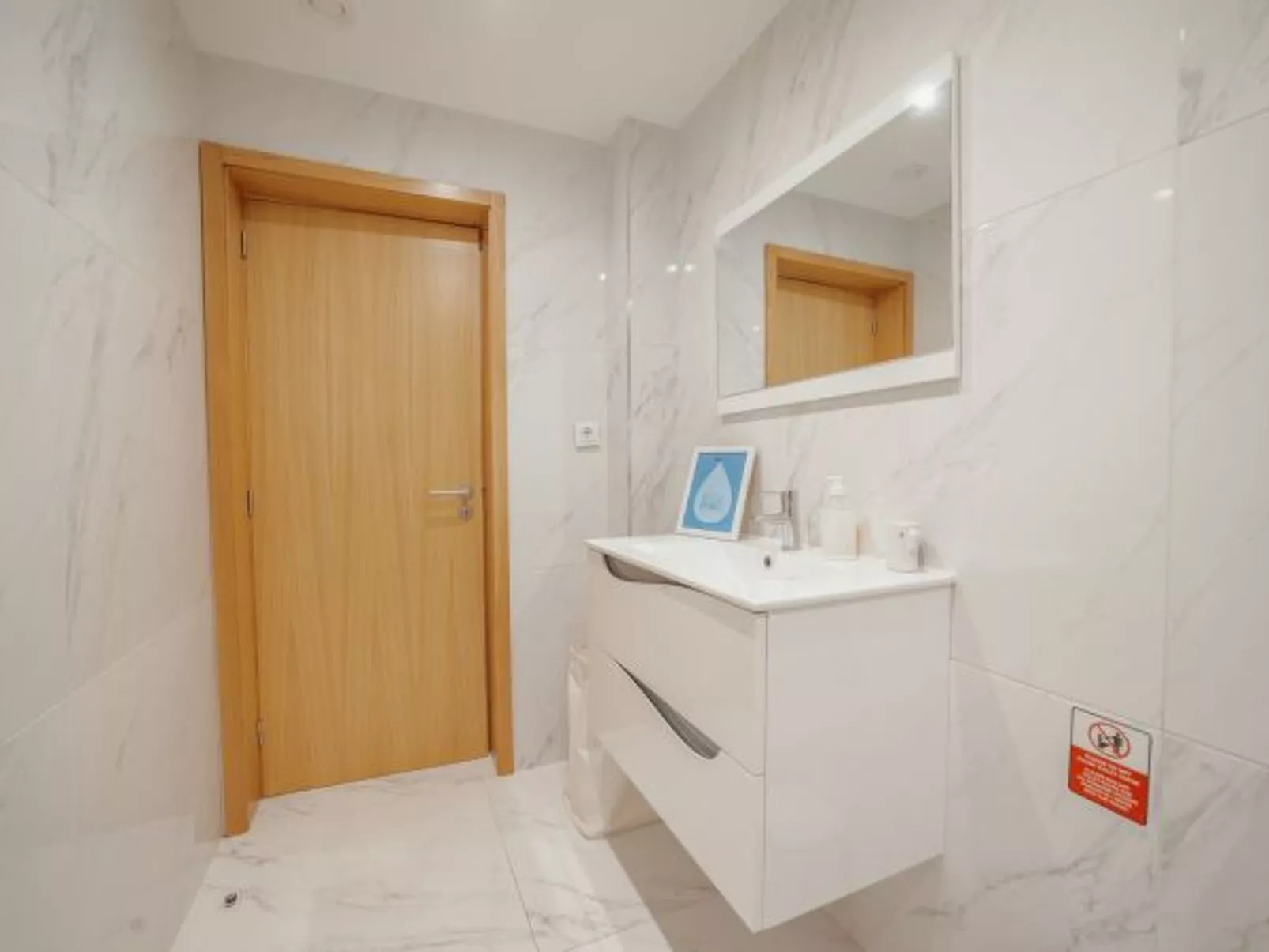 POOL & CINEMA VILLA by VACATIONY - Inside