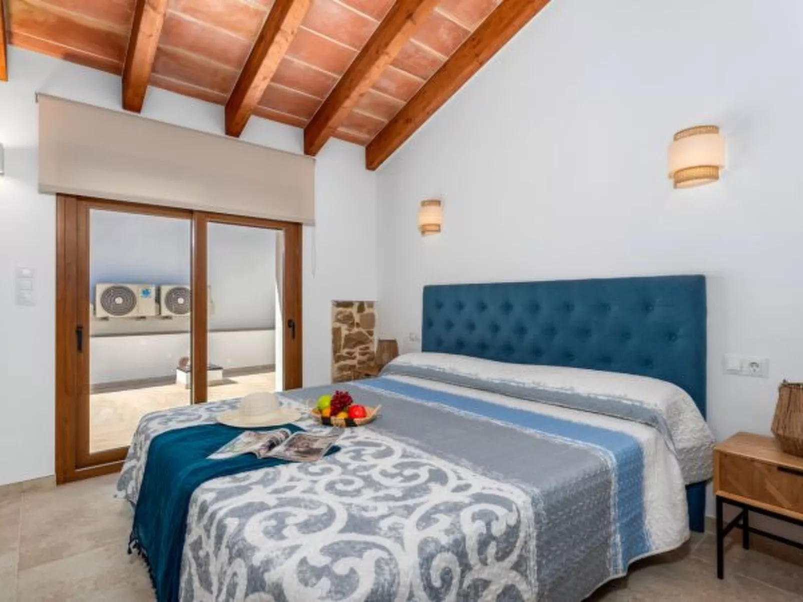 Villa Joan - PlusHolidays - Image-tags.info