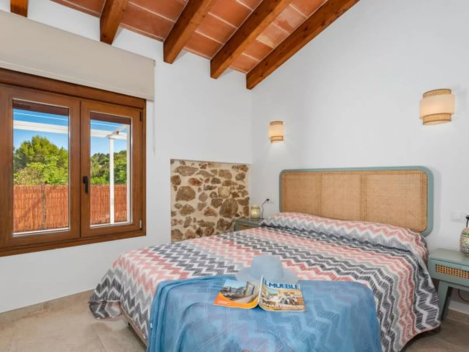 Villa Joan - PlusHolidays - Image-tags.info