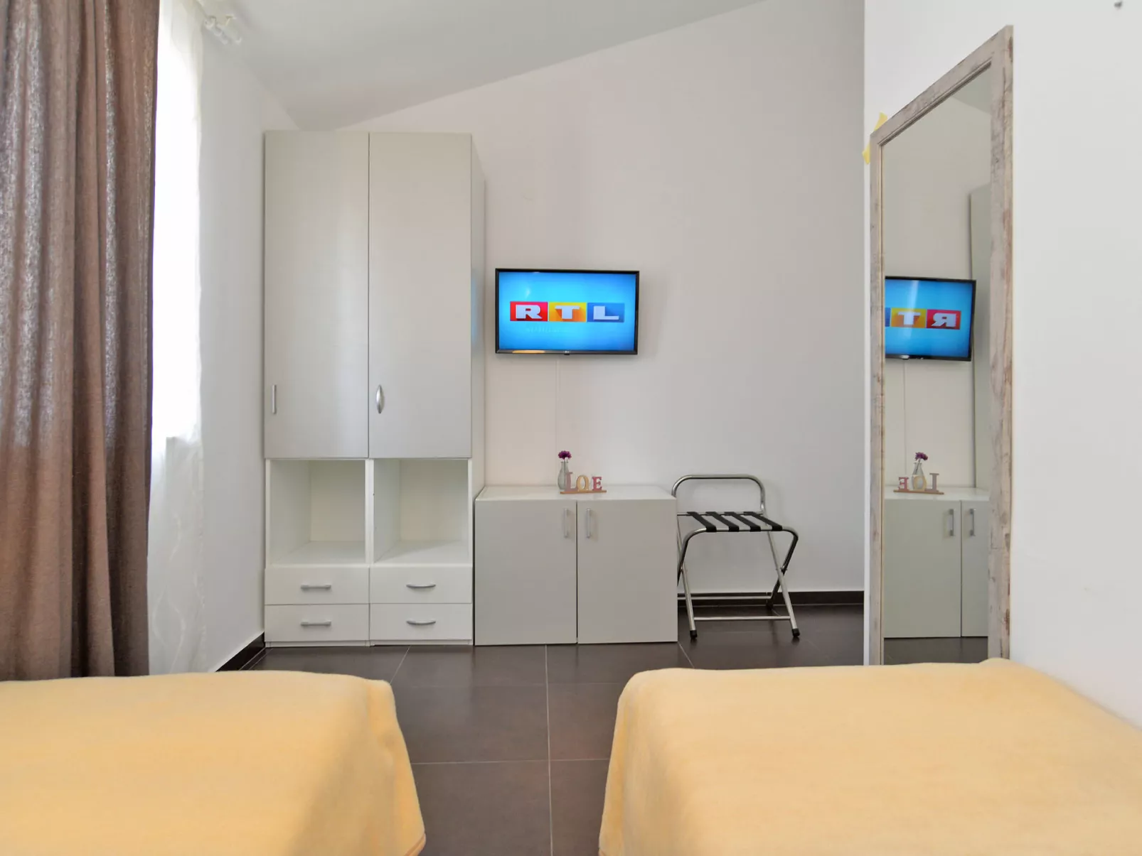 Villa 1519 - Image-tags.info