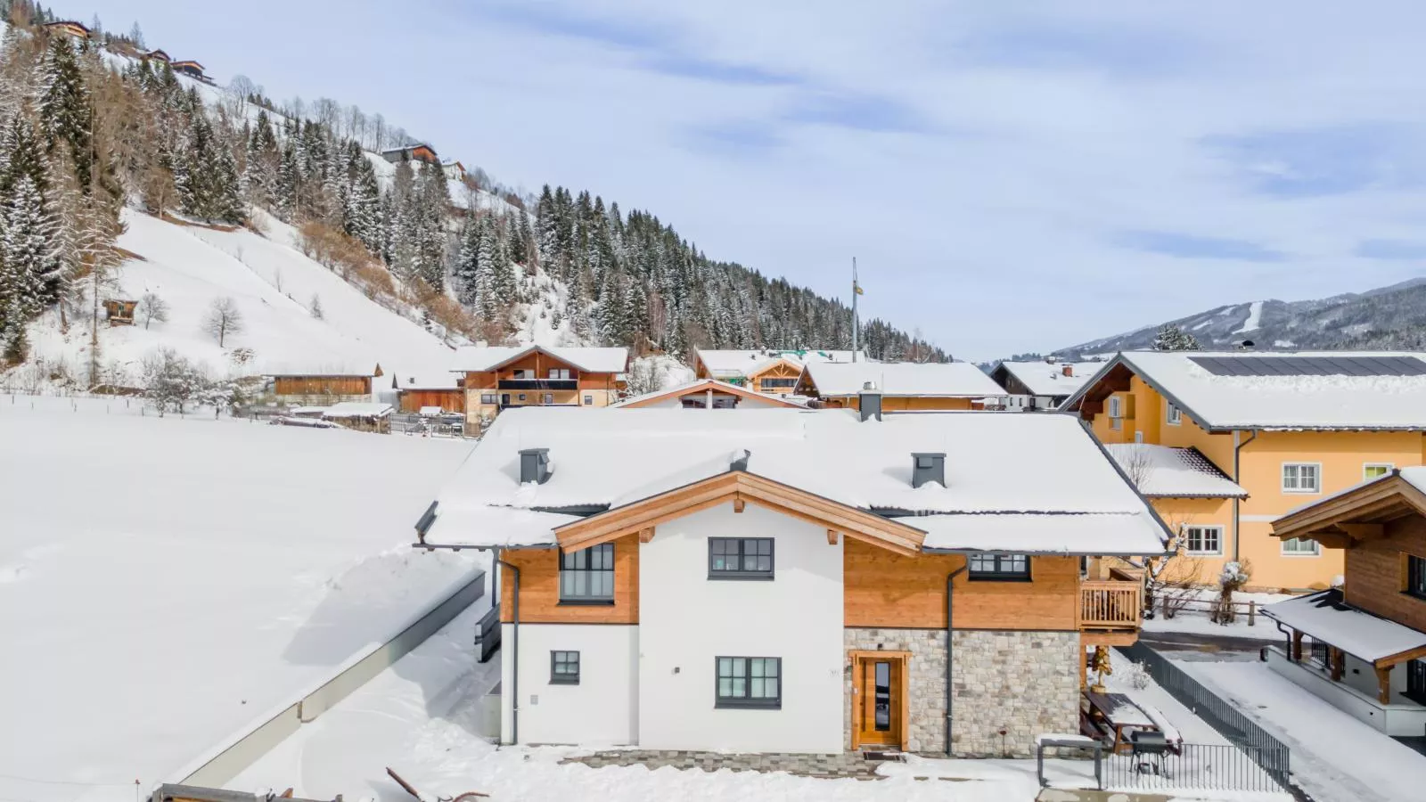 Tauernlodge Wagrain Edelweiss 42E - Exterior in winter