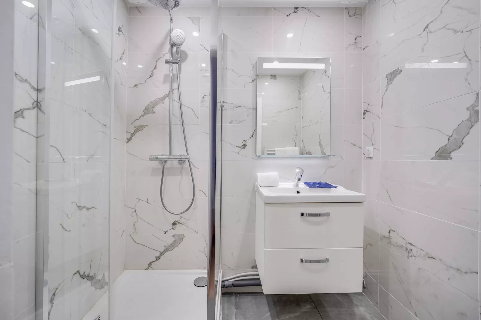 KS-7-LAZARE - Salle de bain