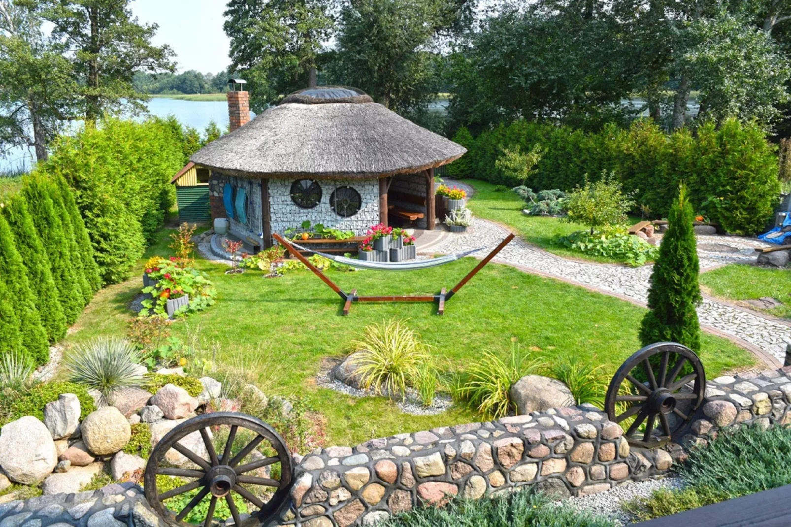 Dom wakacyjny nad jeziorem Goszcza w Lubrzy dla max 4 osób - Gardens in summer