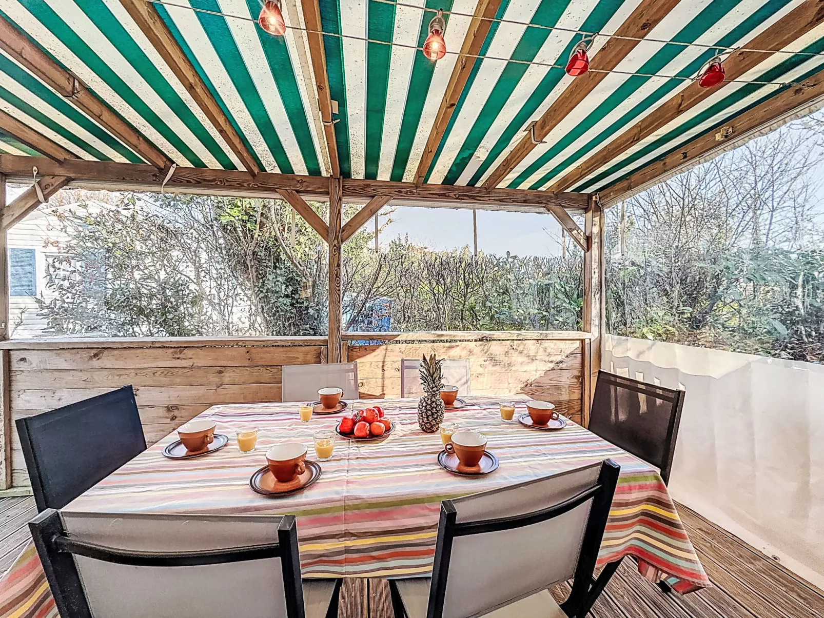 L'échasse - Outside