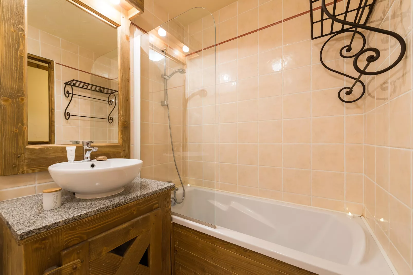 Chalet Le Refuge 3 - Badezimmer