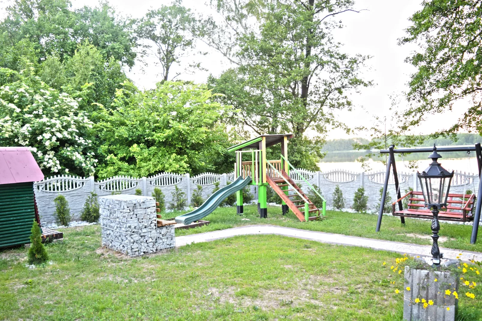 	Dom wakacyjny nad jeziorem Goszcza w Lubrzy dla max 5 osób - Gardens in summer