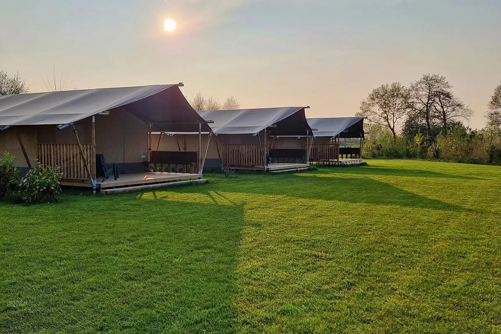 Luxe glamping met badkamer 2-Exterior summer