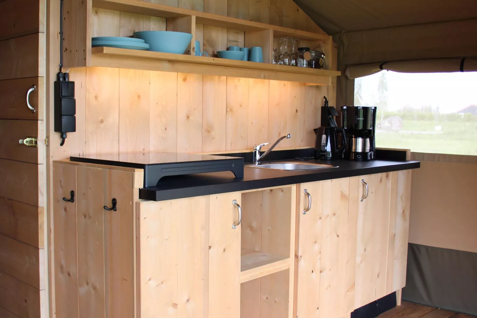 Luxe glamping met badkamer 2-Kitchen