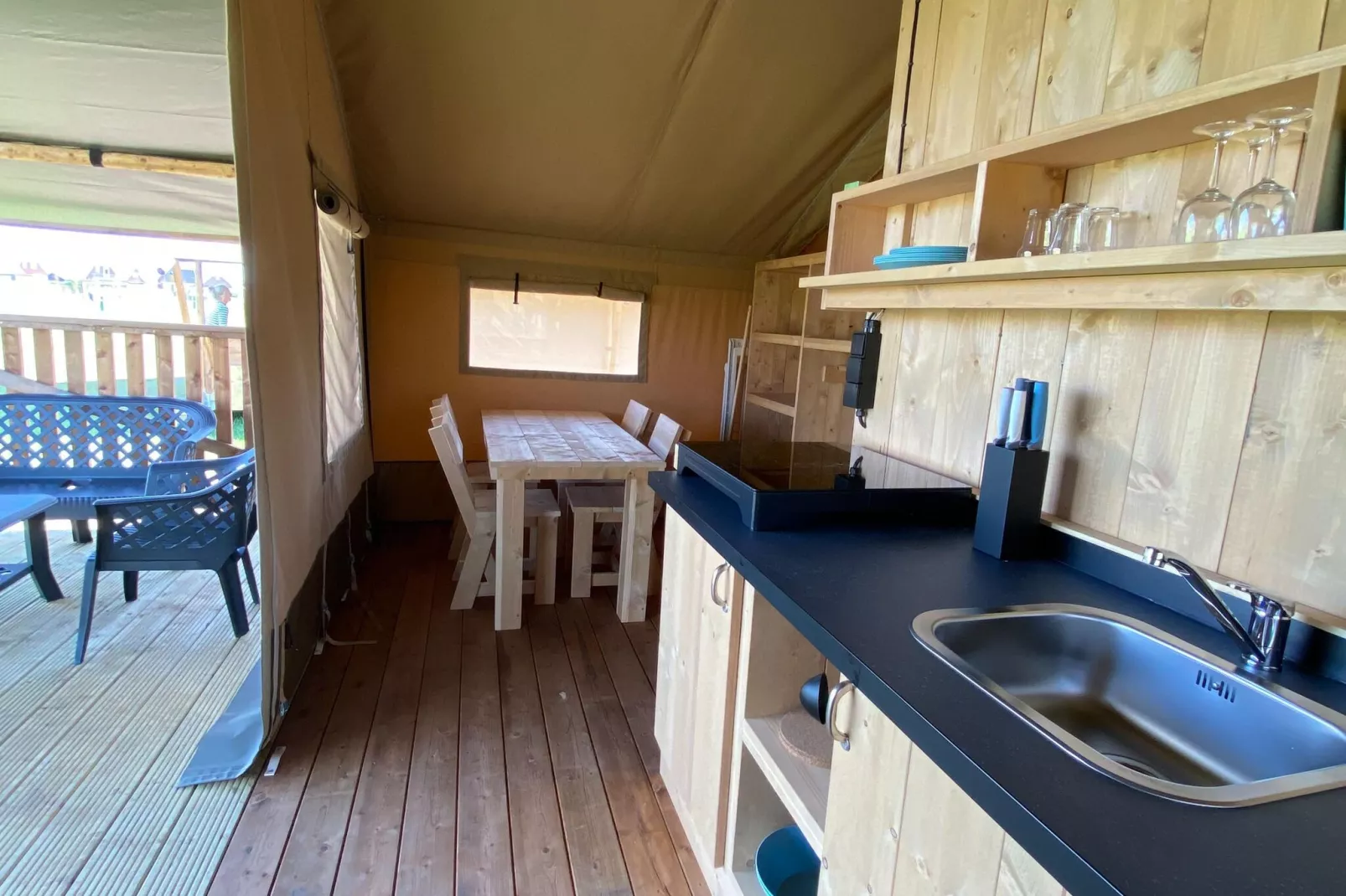 Luxe glamping met badkamer 2-Kitchen