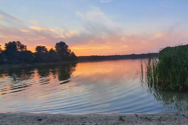 	Dom wakacyjny nad jeziorem Goszcza w Lubrzy dla max 5 osób - Areas within 1km in summer