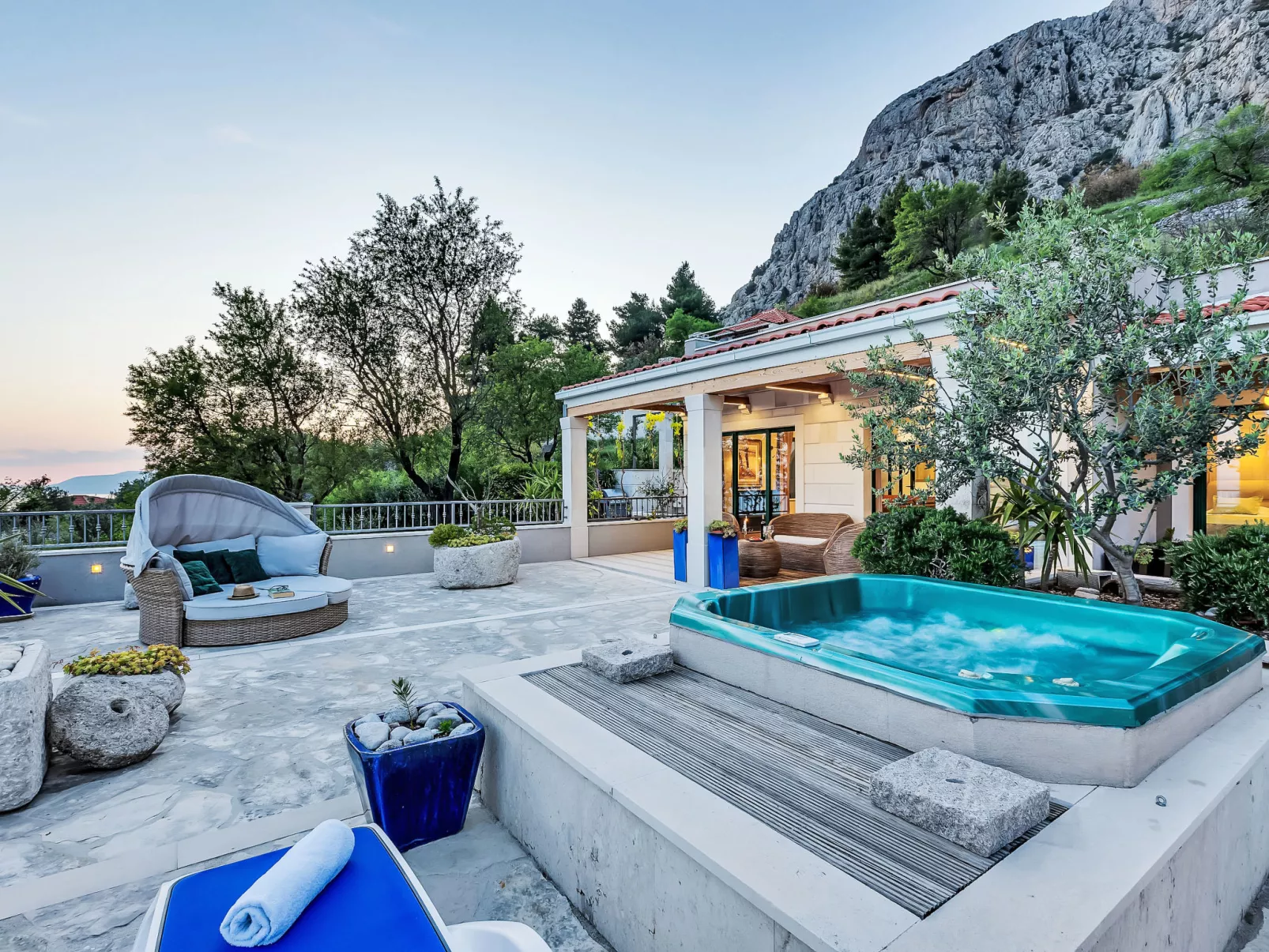 "Villa Rita" mit Blick auf das Wasser - Dehors