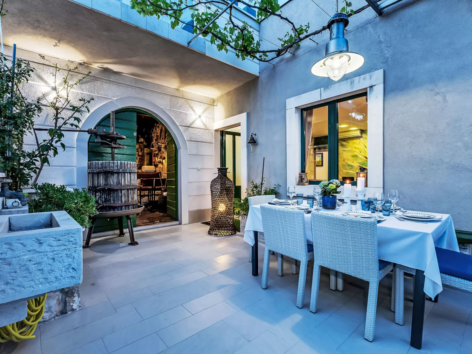 "Villa Rita" mit Blick auf das Wasser - Dehors