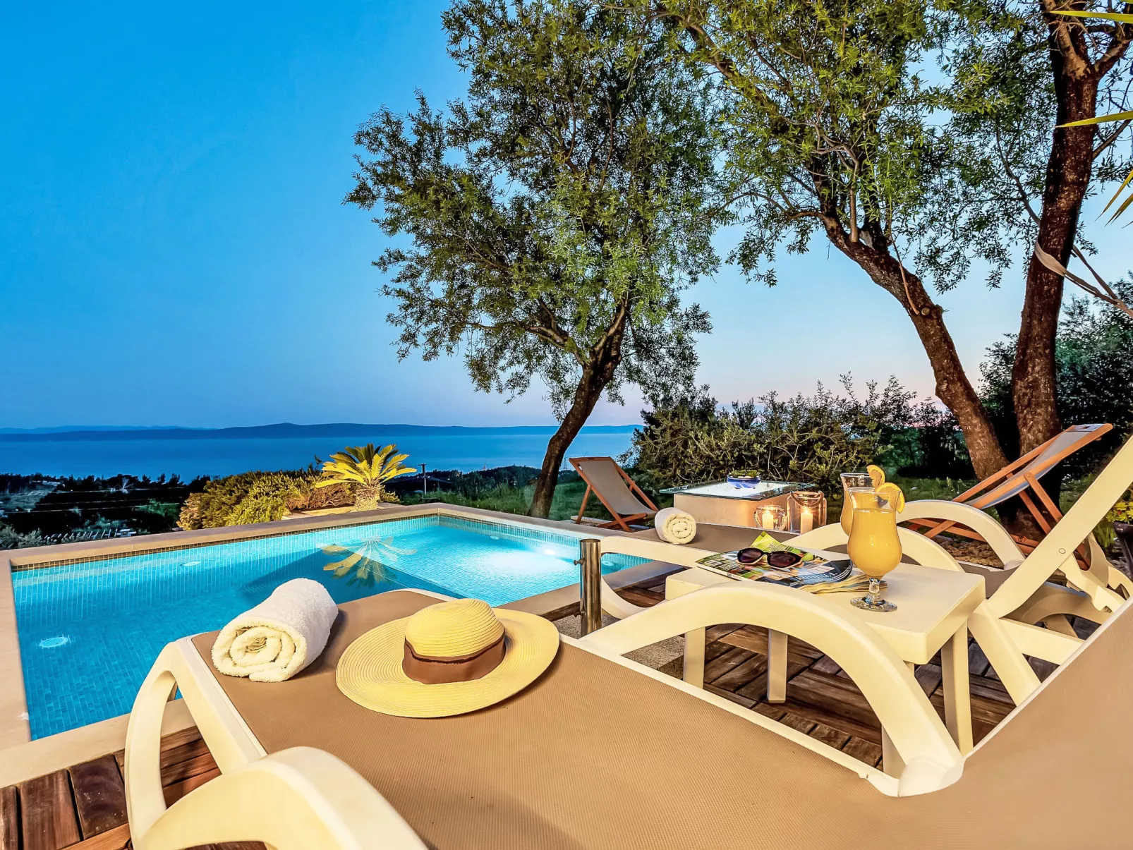 "Villa Rita" mit Blick auf das Wasser - Dehors