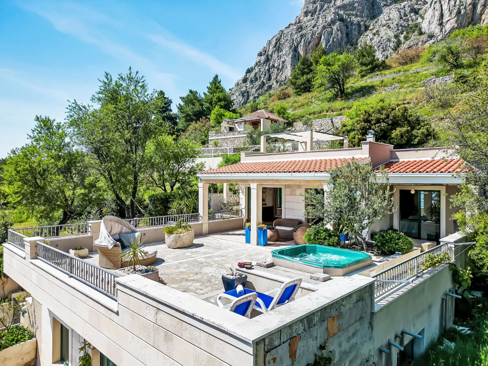 "Villa Rita" mit Blick auf das Wasser - Dehors