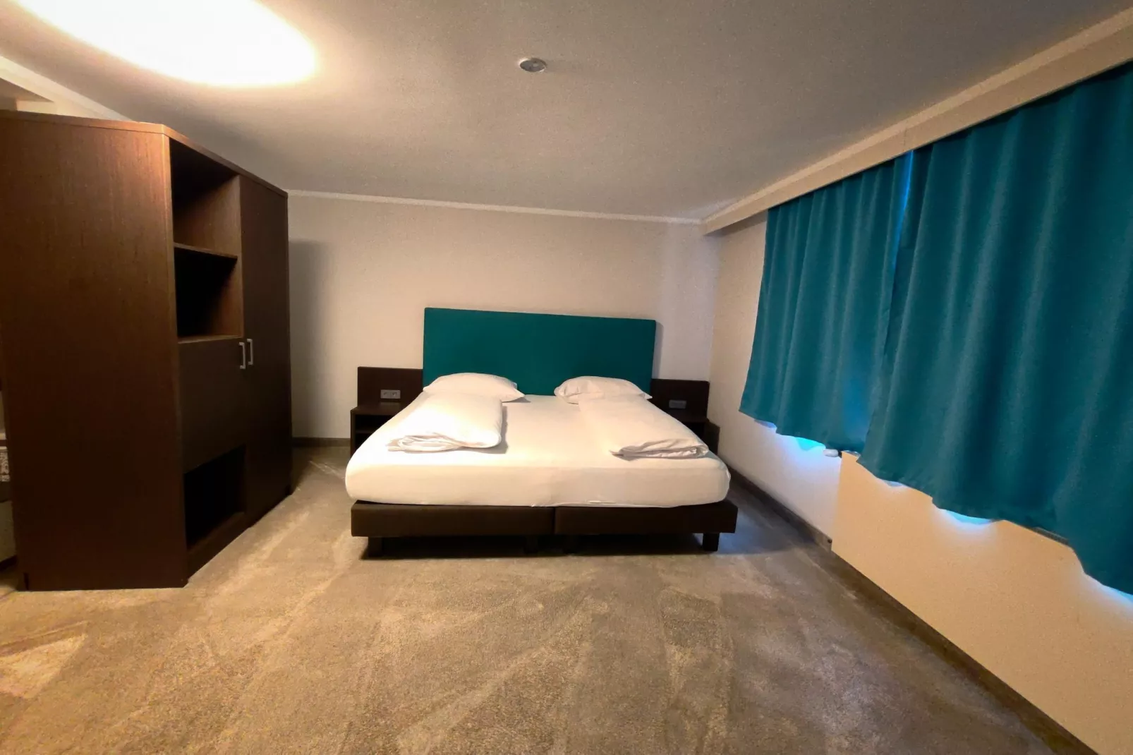 Suite with Hot Tub - Bedroom